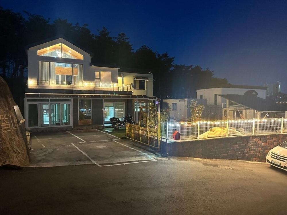 Sokcho Ulsanbawi Bed And Breakfast Exterior photo